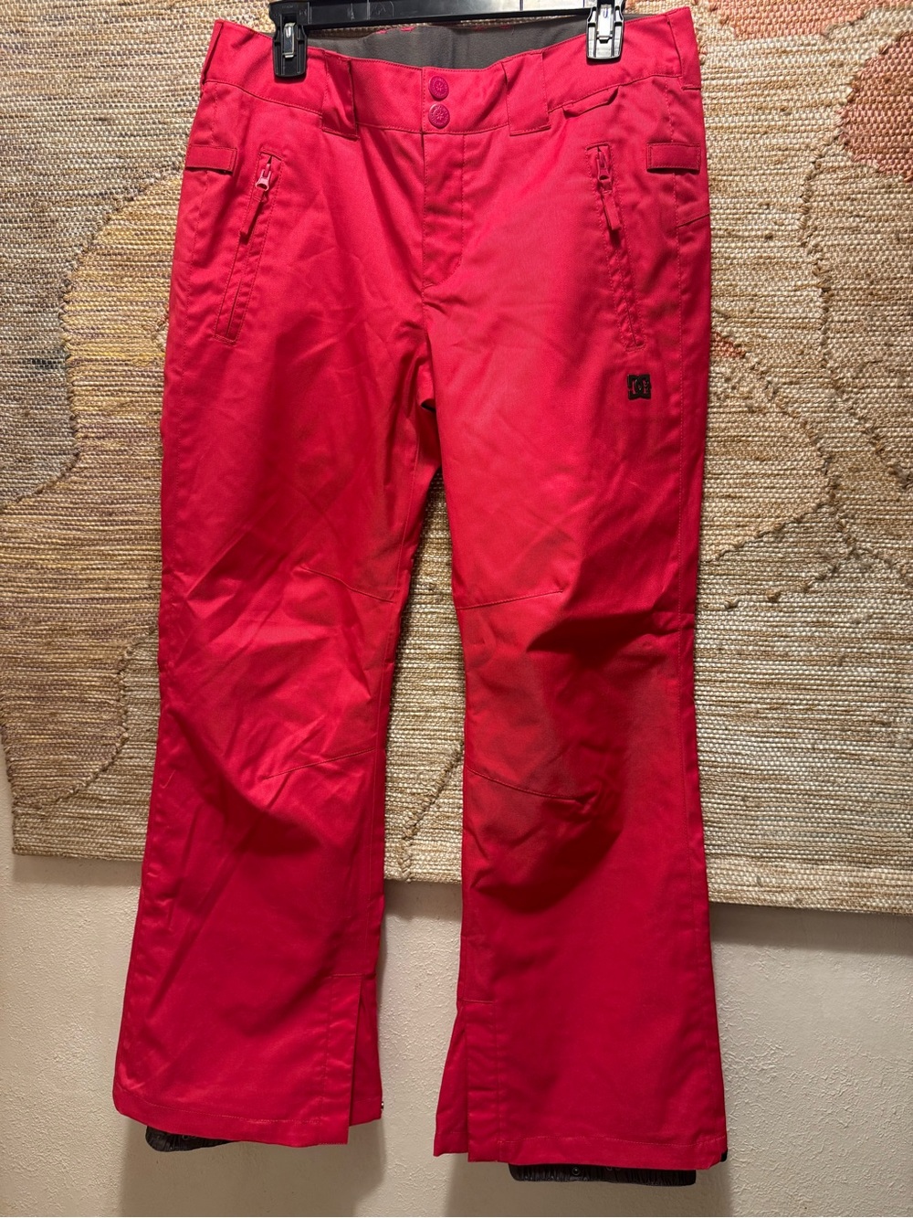 DC snow pants size m